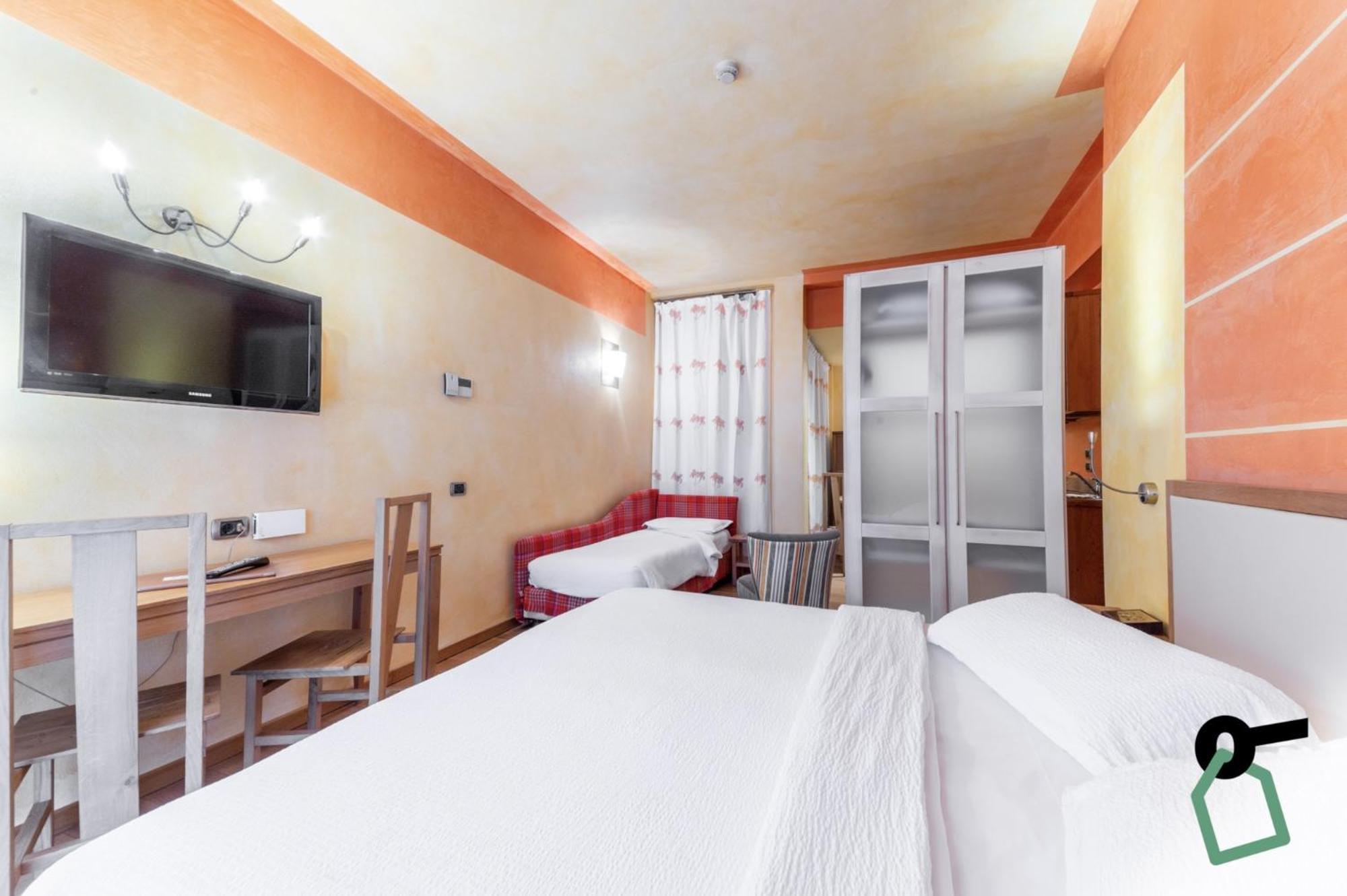 Hotiday Discovery - Residence Verona Esterno foto