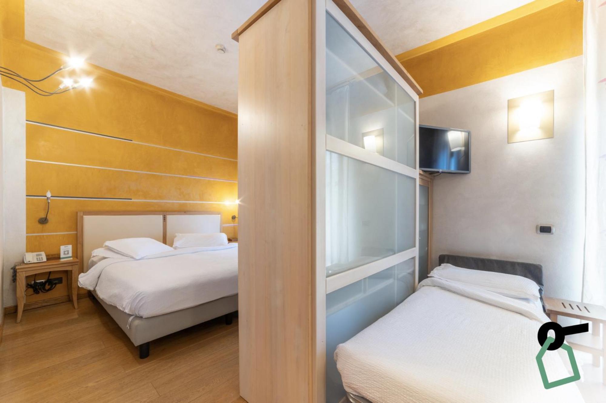 Hotiday Discovery - Residence Verona Esterno foto