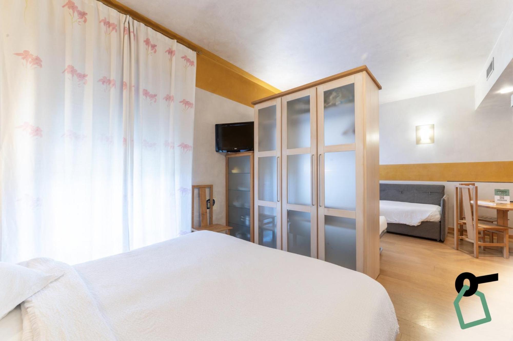 Hotiday Discovery - Residence Verona Esterno foto
