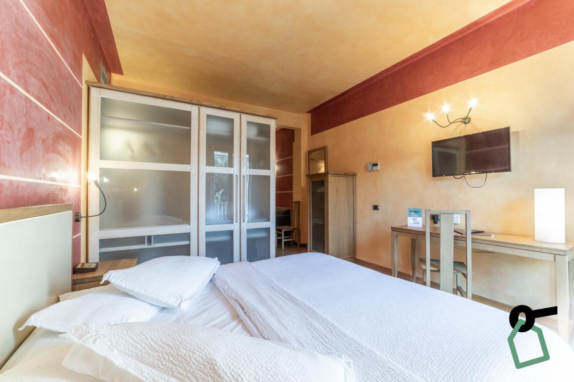 Hotiday Discovery - Residence Verona Esterno foto